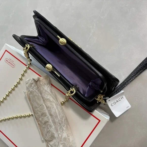 NWT 𝑅𝑎𝑟𝑒 Y2K 𝑉𝑖𝑛𝑡𝑎𝑔𝑒 Coach Limited Edition Amanda Framed Satin Clutch Bag 42033 - Picture 12 of 17